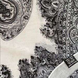 NWOT Roseta Italian Silk Scarf Black & White
